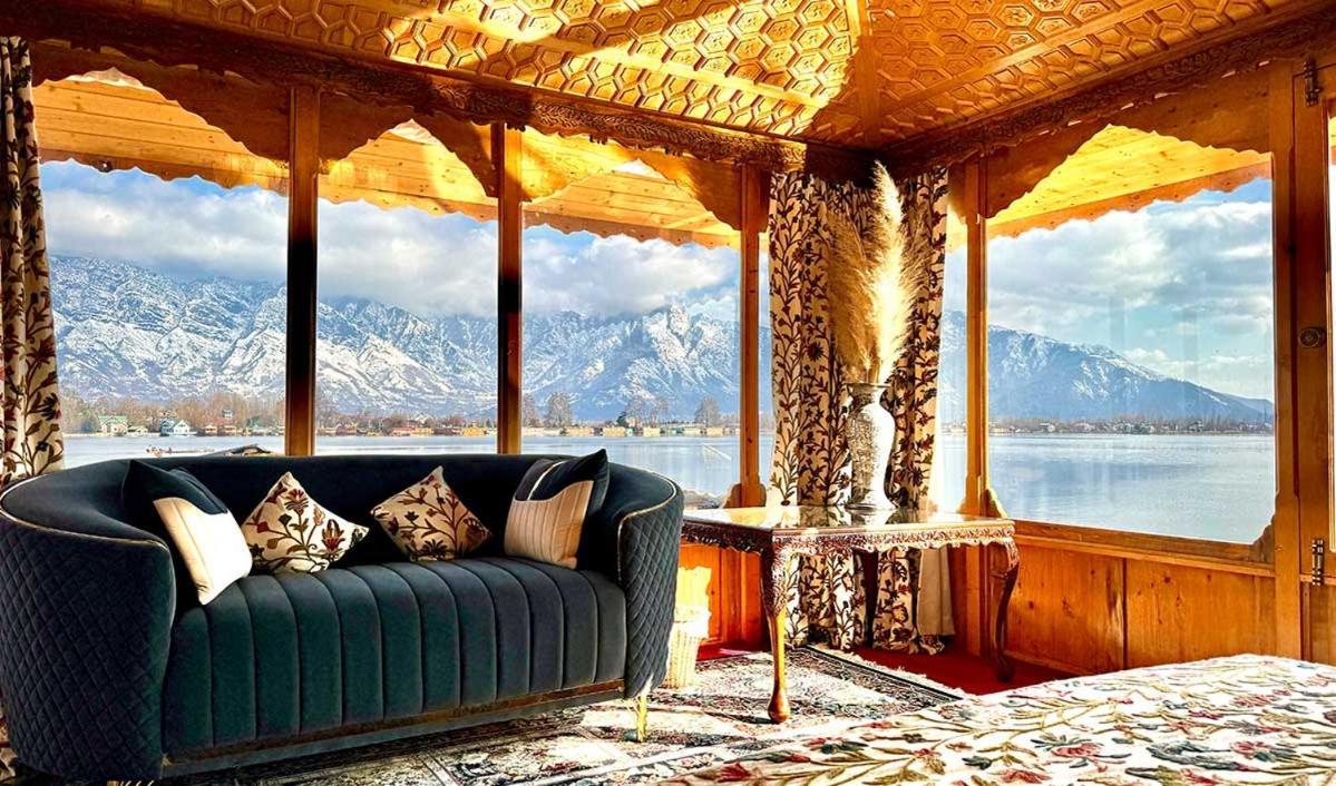 New Jacquline Heritage Houseboats Srīnagar Exterior foto