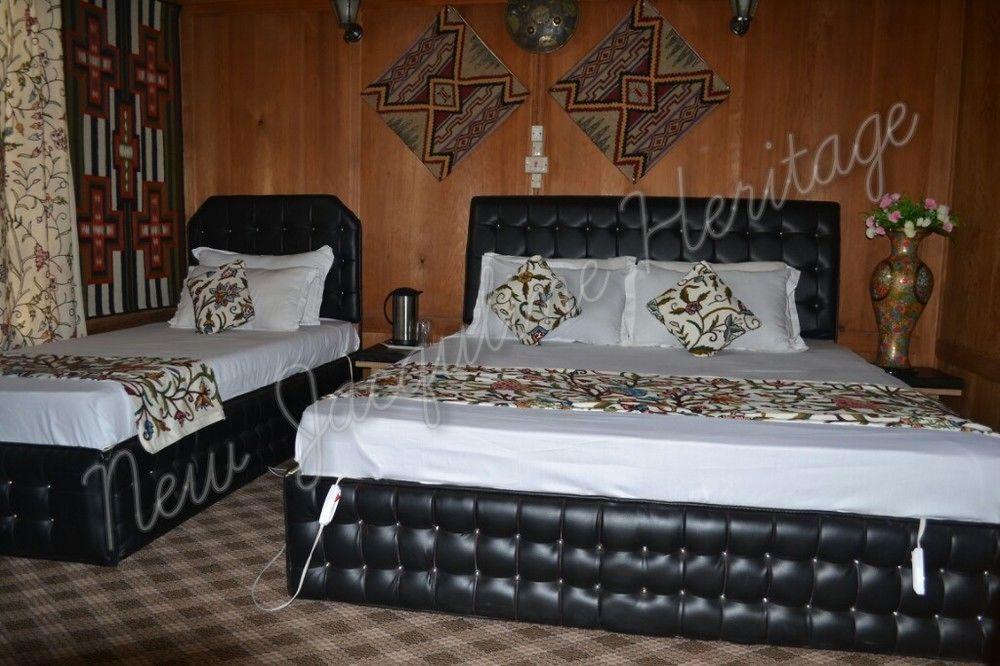 New Jacquline Heritage Houseboats Srīnagar Exterior foto